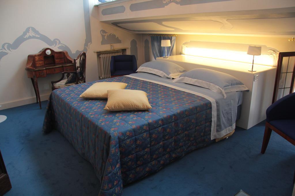 Domus Dotti V Guest House Treviso Oda fotoğraf
